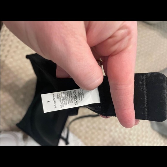 Bundle of 4 Bras- Offers Welcome - Picture 6 of 7